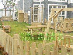 青岛防腐木围墙护栏，庭院景观小品图2
