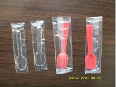 上海松江小勺子包装机 塑料勺子包装机 奶粉勺子包装机图1