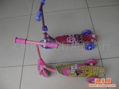 脚踏滑板车塑料儿童小三轮/脚踏滑板车图1