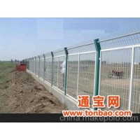 供应铭威1.8X3米护栏网。围栏网