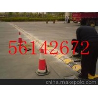 北京橡胶减速带安装