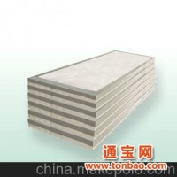 隔热保温效果相同，价格比彩钢复合板降25%、重量减轻30%的组合板