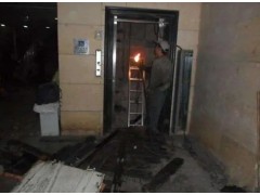 上海地区二手自动扶梯观光电梯回收图1