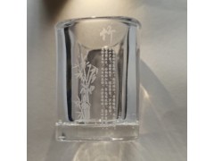 宁波玻璃红酒瓶 香水瓶激光打标雕刻加工 镭射logo刻字加工图1
