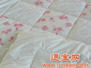 博鑫家纺 提供床上用品/单面绒被子/印花被